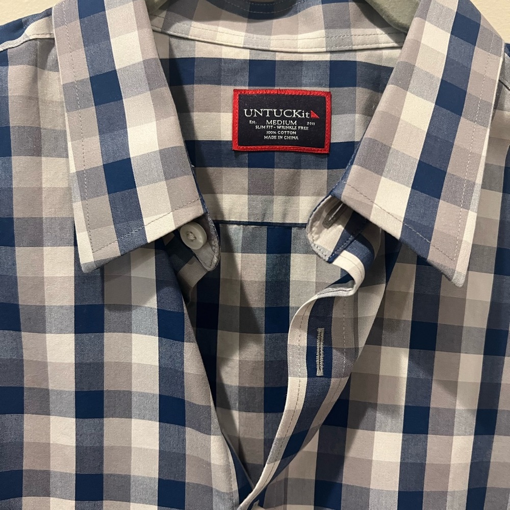 Untuckit Wrinkle-Free Button Down - Medium - image 3